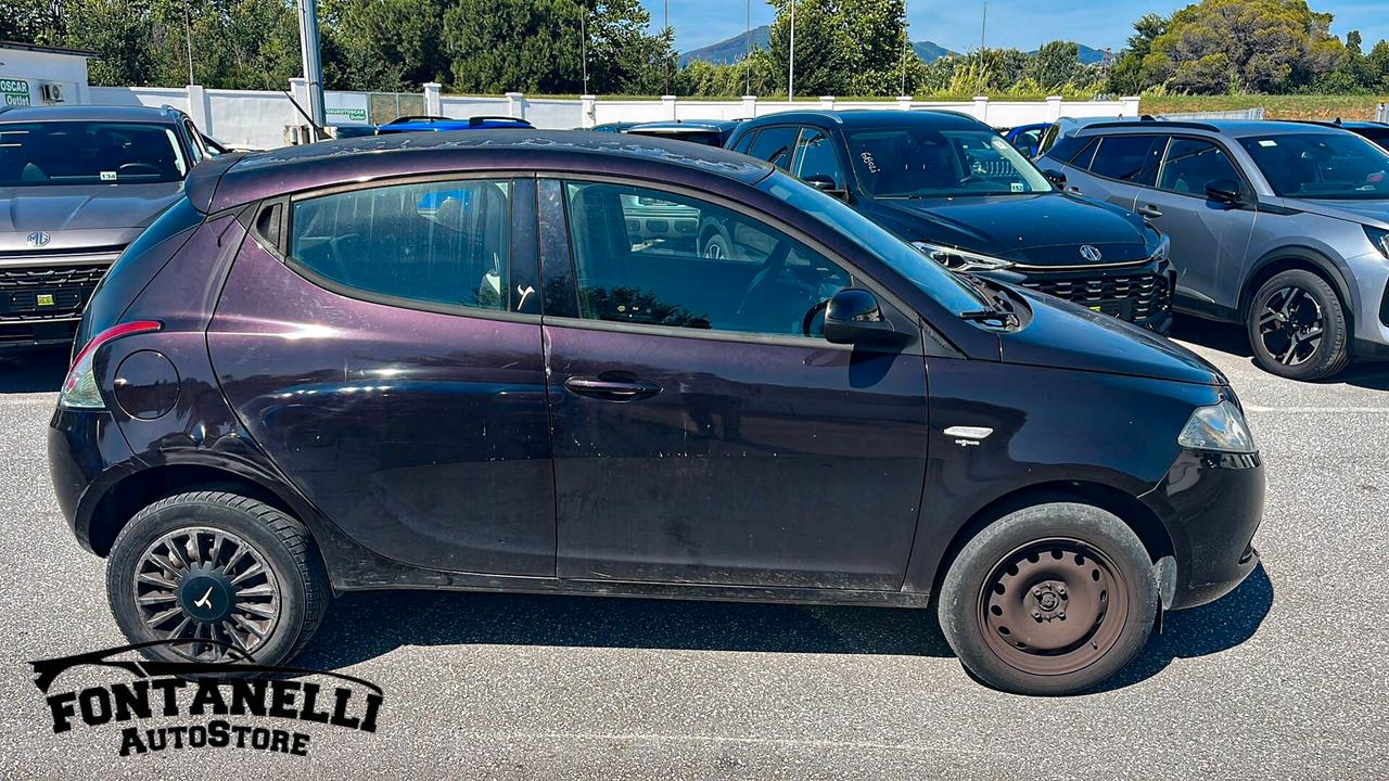 Lancia Ypsilon 0.9 TwinAir 85 CV 5 porte Metano Ecochic Gold