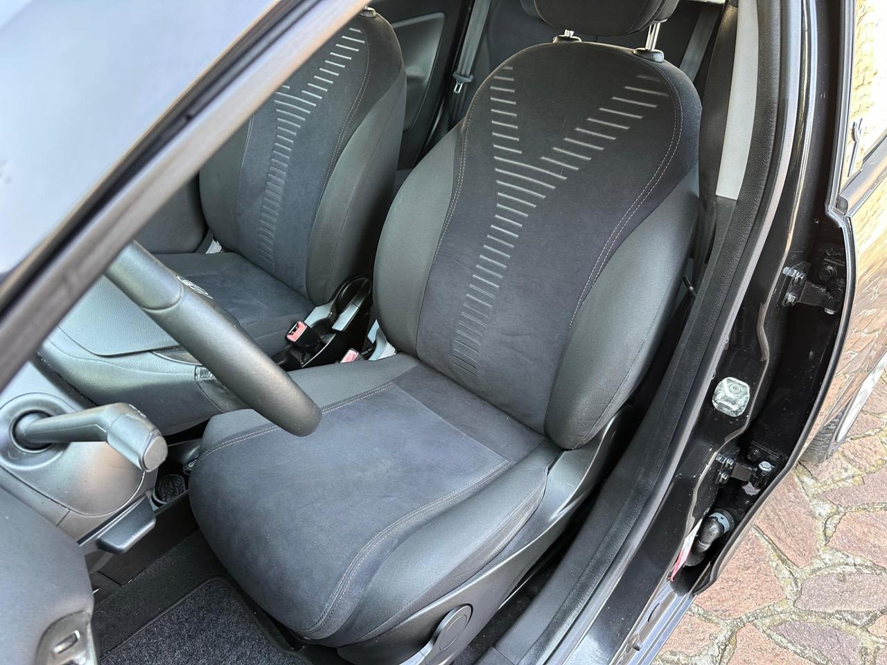 Lancia Ypsilon 1.2 69 CV 5 porte S&S Gold neopatentati