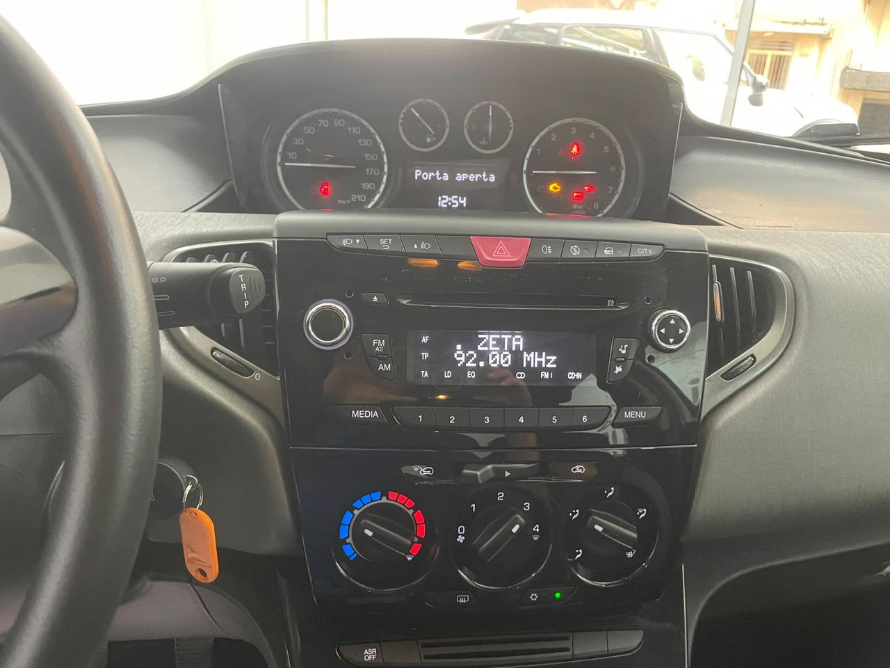 Lancia Ypsilon 1.2 69 CV 5 porte S&S Silver