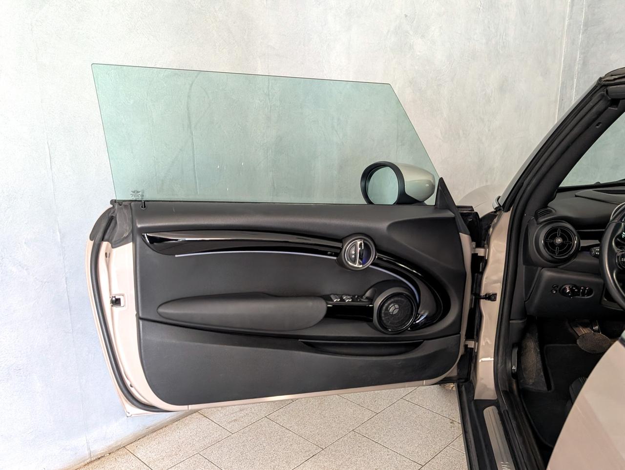 Mini Cooper Cabrio 1.5 Cooper Premium Plus