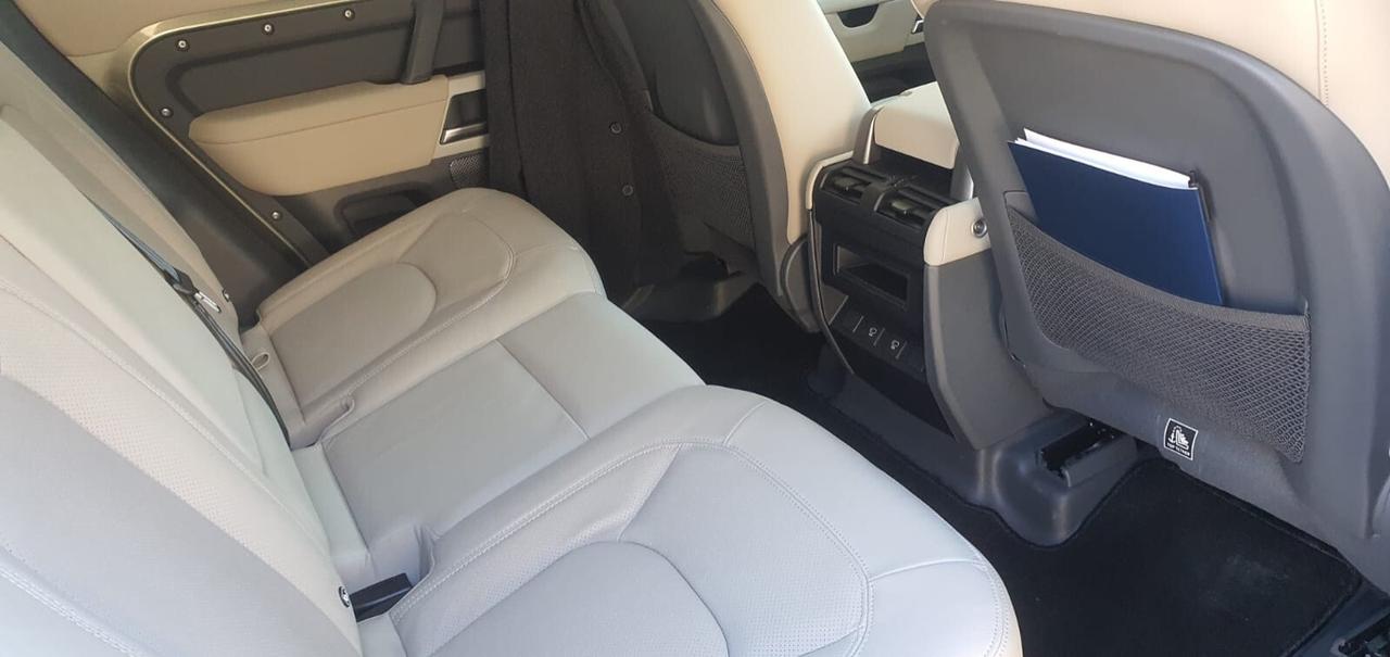 Land Rover Defender 110 3.0D I6 200 CV AWD Auto X-Dynamic SE