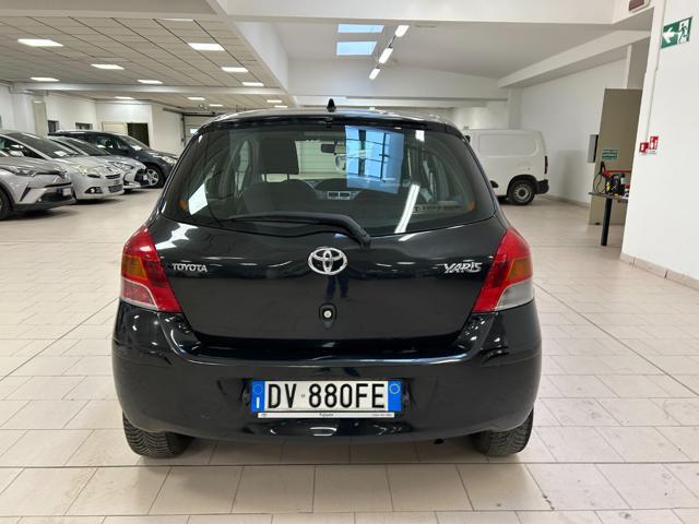 TOYOTA Yaris 1.0 5 porte Now