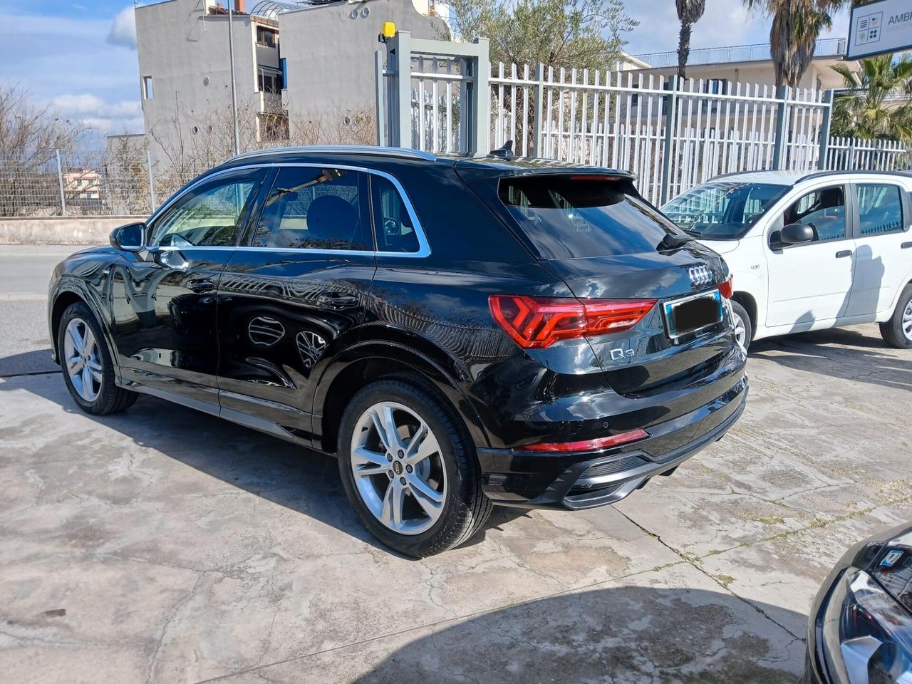 Audi Q3 35 TDI S tronic Business