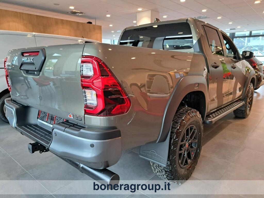 Toyota Hilux Double Cab 2.8 D Invincible 4WD A/T