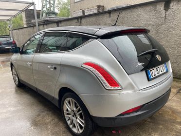 Lancia Delta 1.6MJT-automatico-panoramica-neopatentati