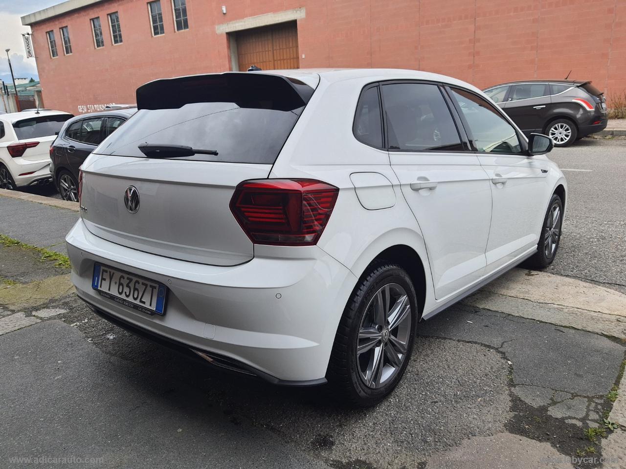 VOLKSWAGEN Polo 1.0 80CV 5p. R-Line