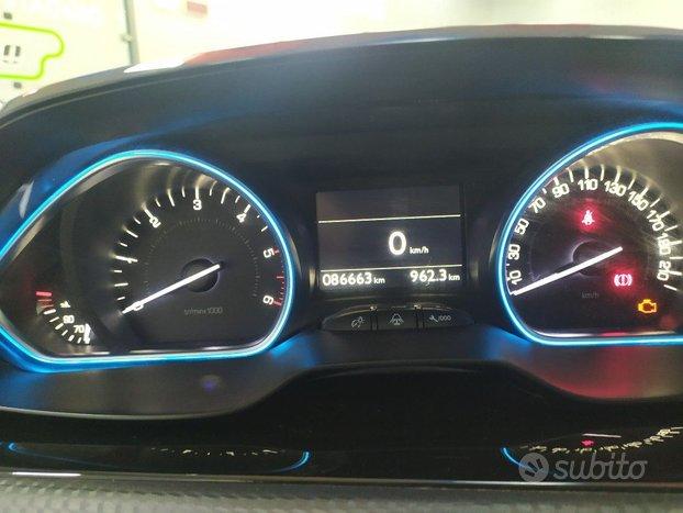 PEUGEOT 2008 1.6 BlueHDi 120 Crossway