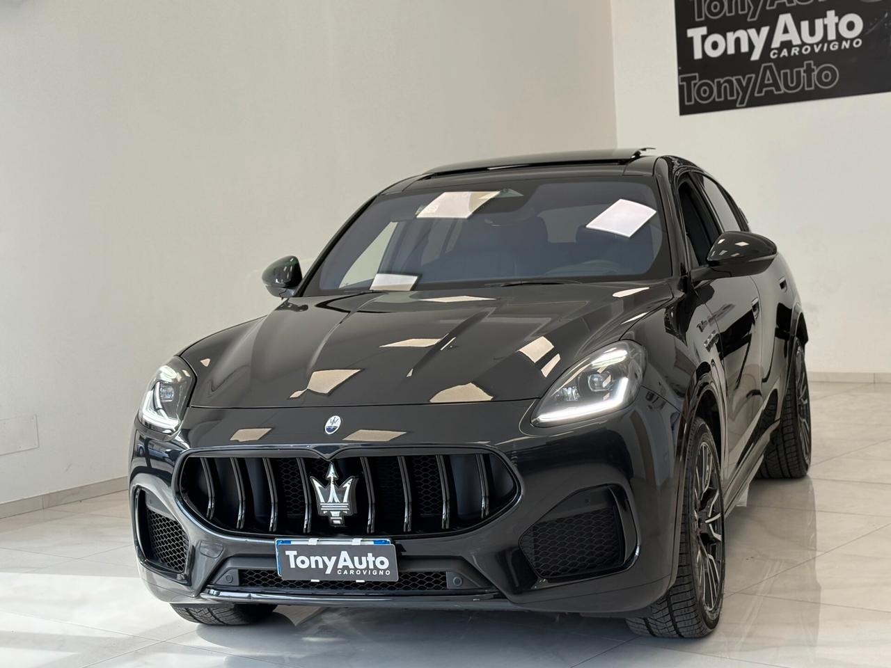 Maserati Grecale 2.0 mhev 330cv(benz/elettrica)modello MODENA con TETTO APRIBILE,VIRTUAL COCKPIT,TELECAMERA,APPLE CAR