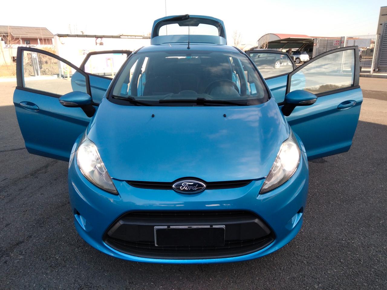 Ford Fiesta 1.4 TDCi 70CV 5 porte Titanium x neopatentati