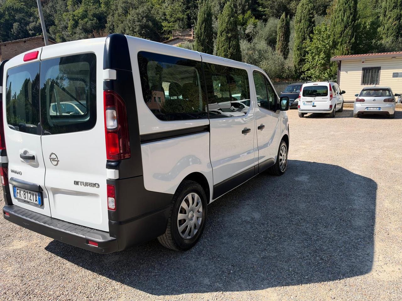 Opel Vivaro 1.6 Diesel // 9 Posti