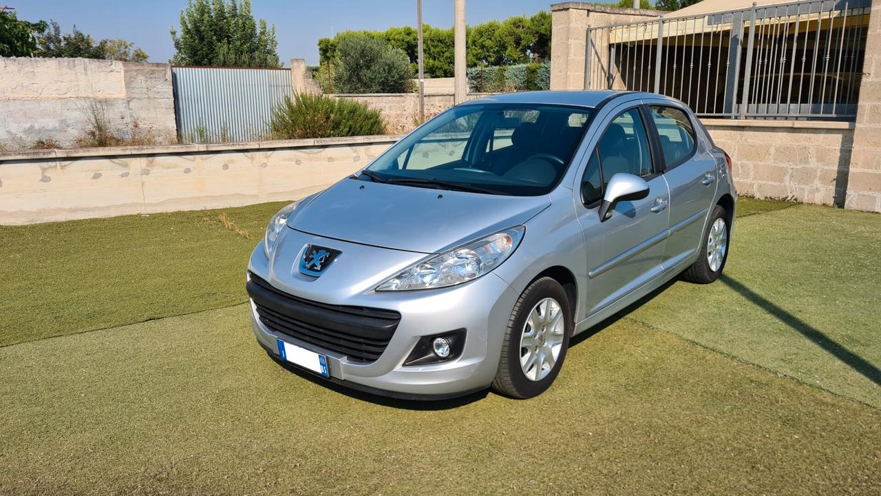 Peugeot 207 1.4 HDi 70 cv 2013 NEOPATENTATI