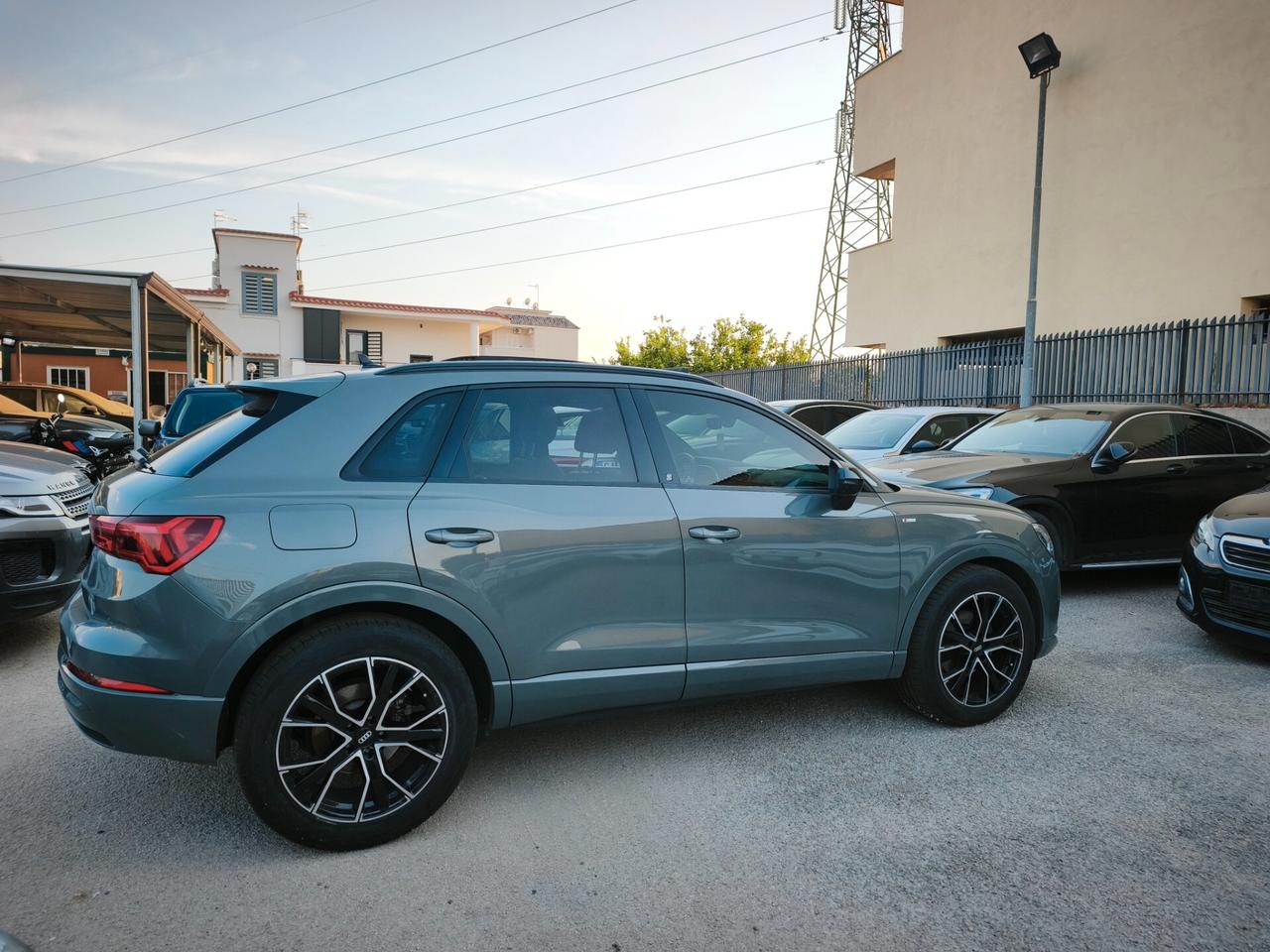 Audi Q3 35 TDI S tronic line edition tetto panoramico