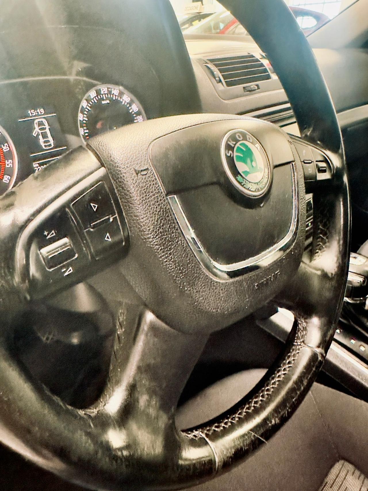 Skoda Octavia 1.6 TDI CR F.AP. DSG Wagon Ambition