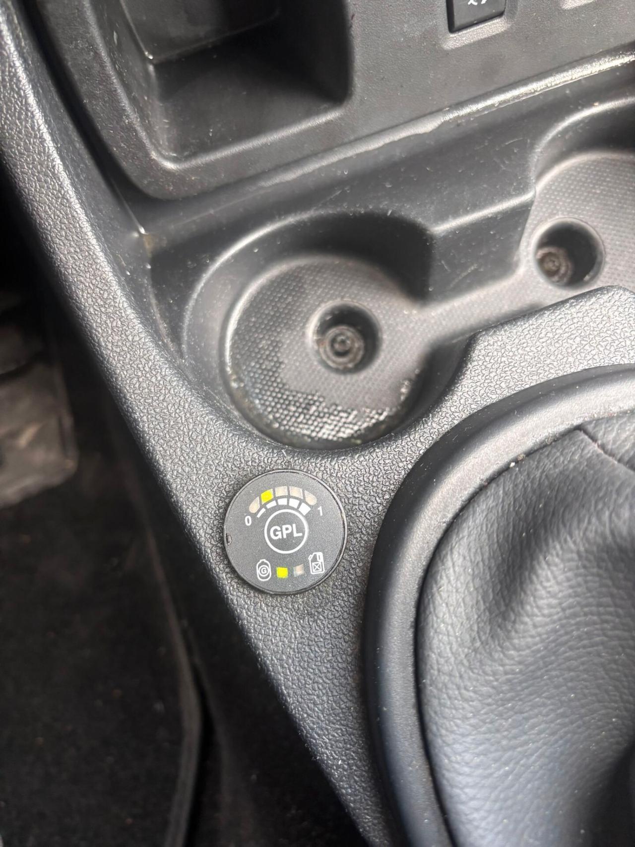 Dacia Duster 1.6 115 SES 4X2 GPL SERIE BLACK SHADOW