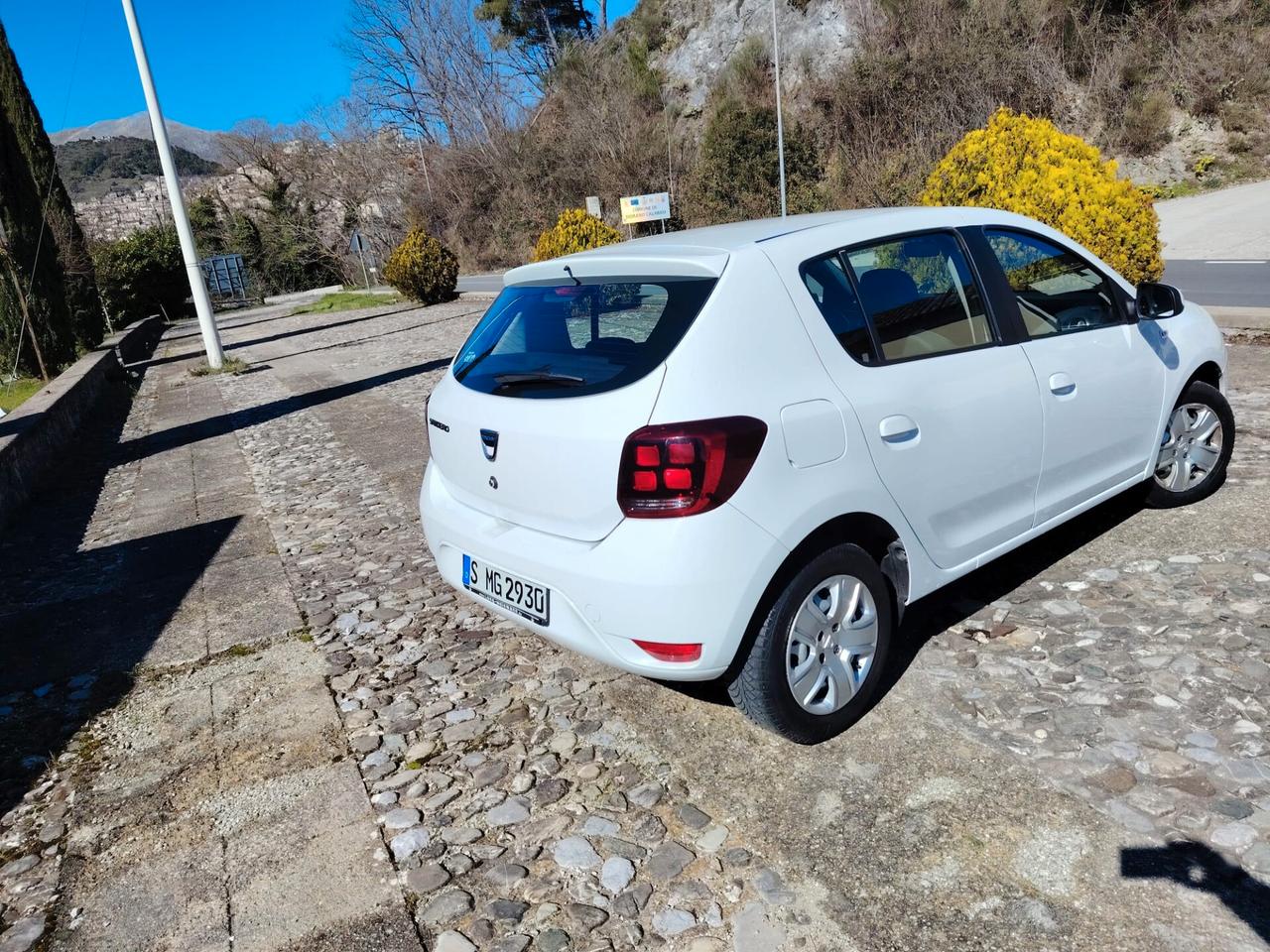 Dacia Sandero 1.0 SCe 12V 75CV Start&Stop Essential
