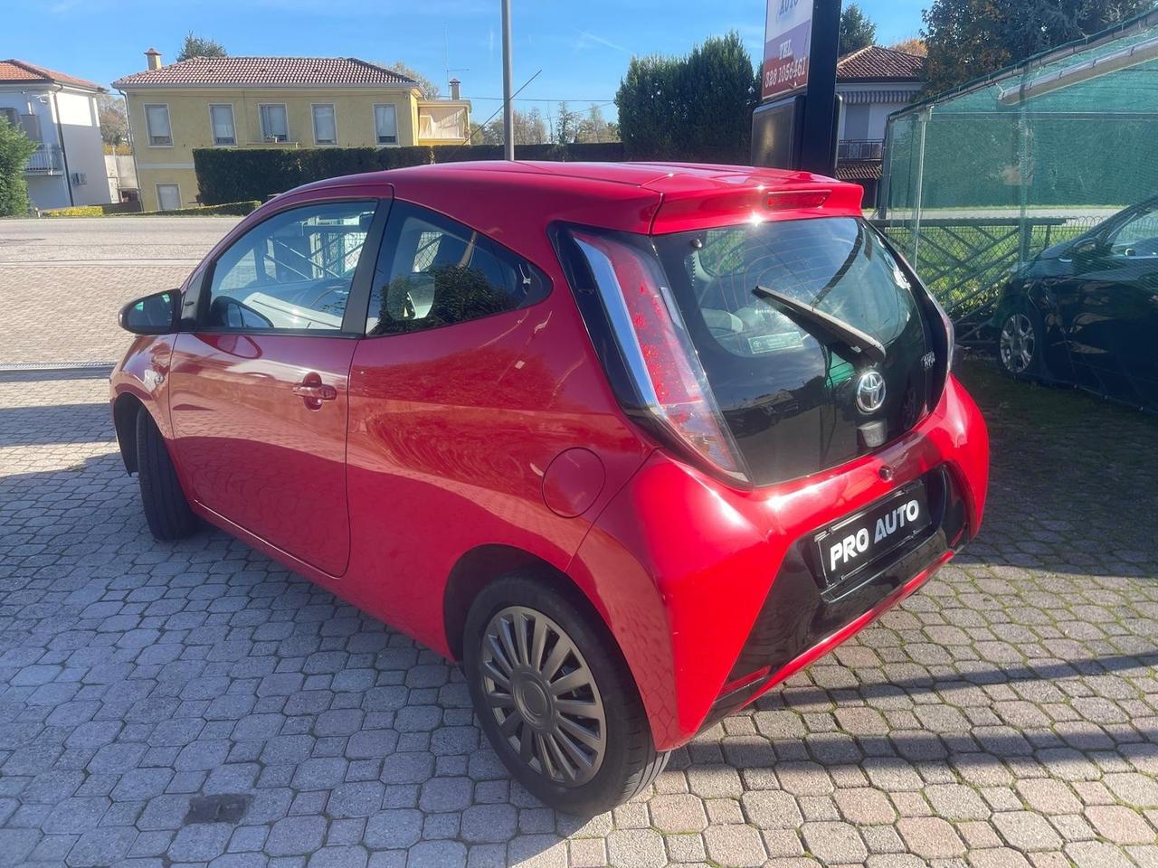 Toyota Aygo 1.0 VVT-i 69 CV 3 porte x-clusiv