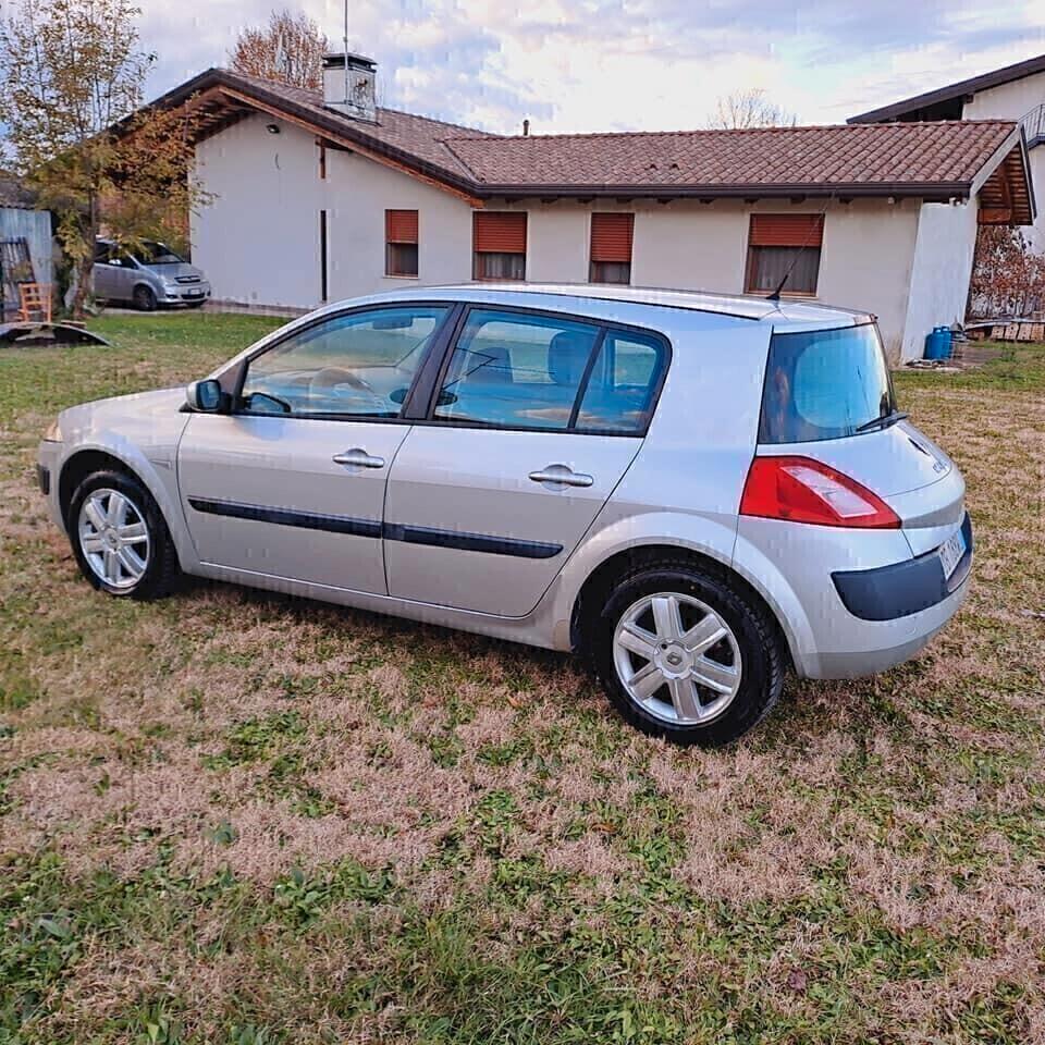 Renault 1.5 TDI CINGHIA NUOVA- NON CI SONO LAVORI DA FARE-