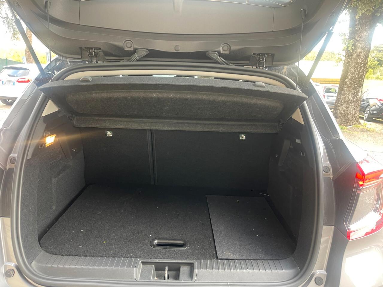 Renault Captur 1.6 E-TECH HYBRID NEO PATENTATI