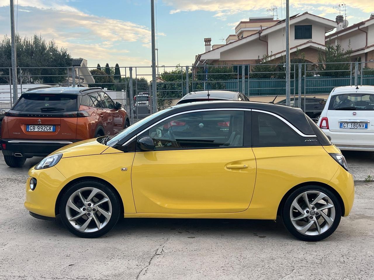 Opel Adam 1.2 70 CV Slam