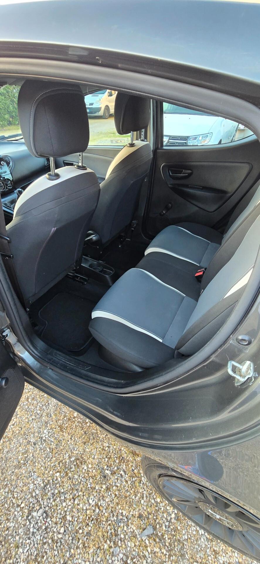 Lancia Ypsilon 1.3 MJT 16V 95 CV 5 porte S&S Elefantino