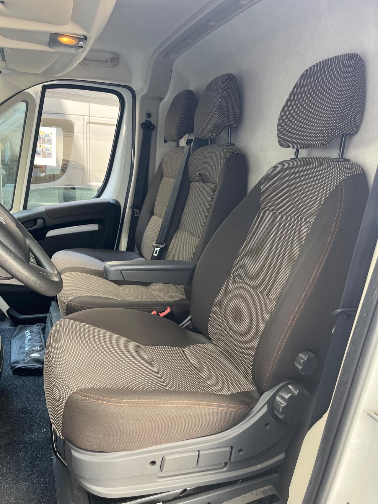 Peugeot Boxer 333 2.2 BlueHDi 140 S&S L2-H2 Furgone