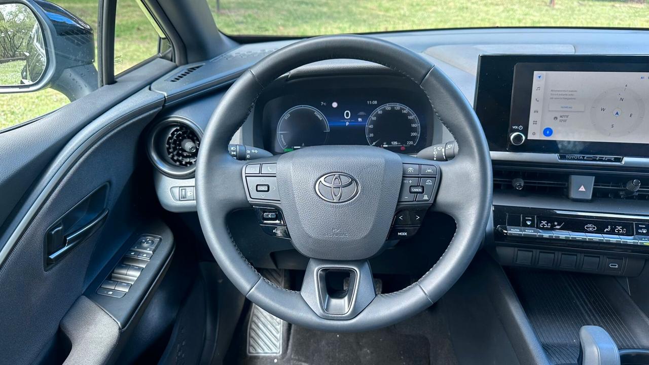 Toyota C-HR 1.8 HV Active 2024 solo 5.500KM PERFETTA leggi testo