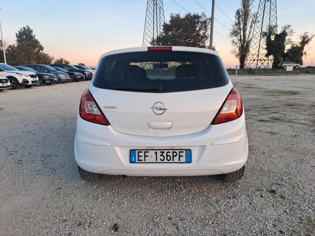Opel Corsa 1.4 16V 5 porte Cosmo