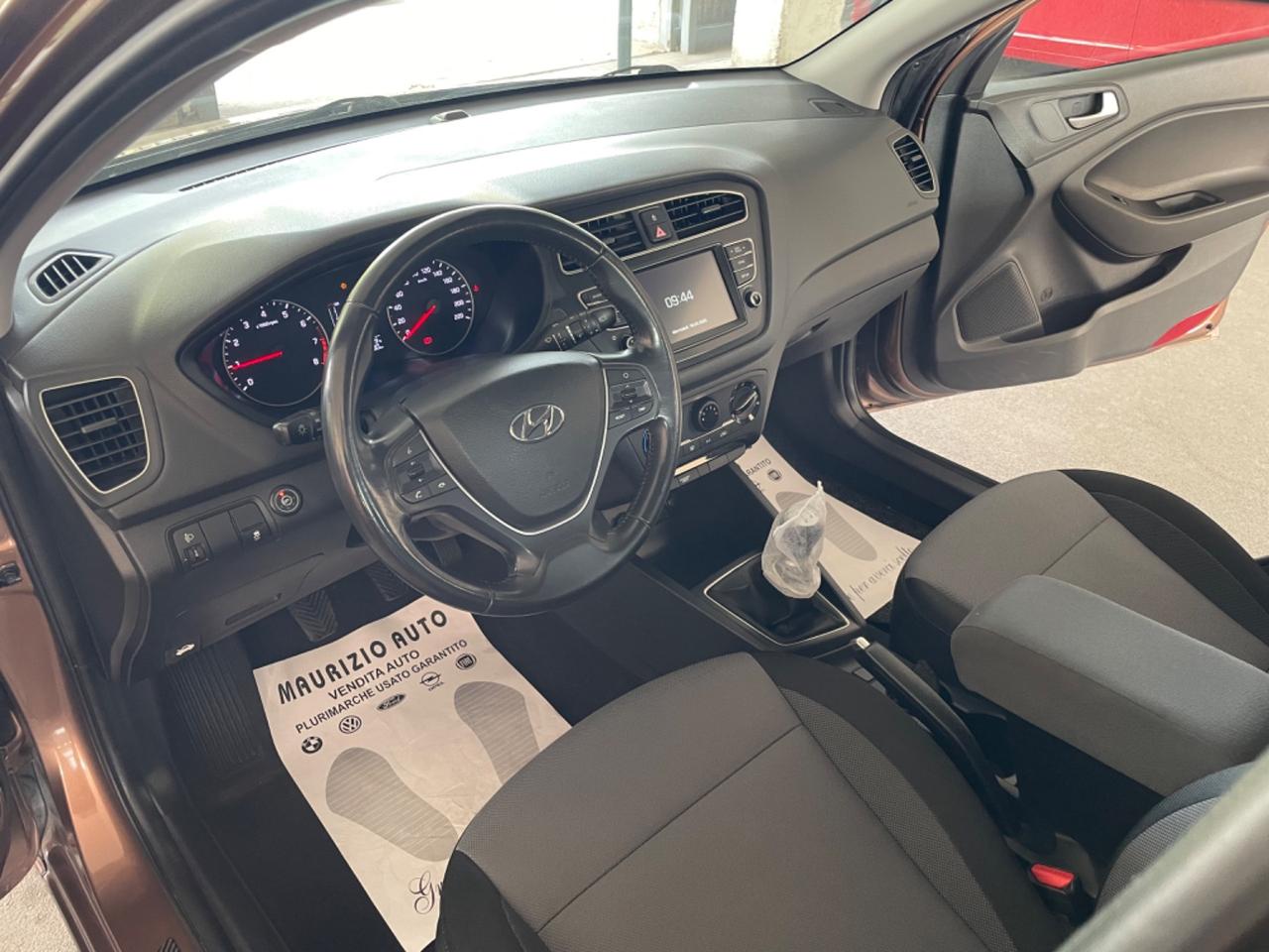 HYUNDAI I-20 GPL DI SERIE SPORT NAV RETROCAMERA ECC