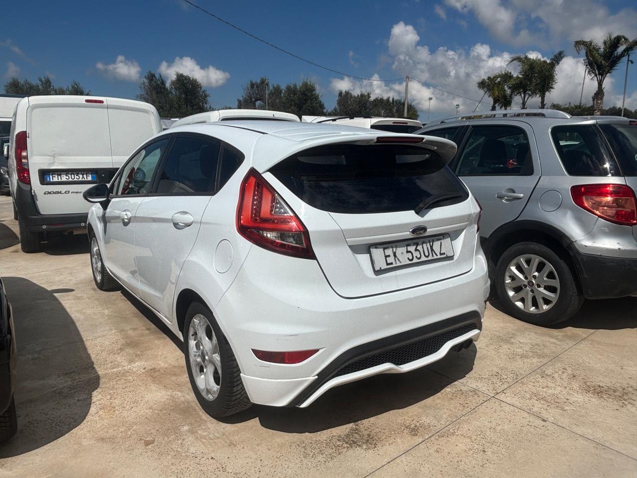 Ford Fiesta Ikon 1.4 TDCi 70CV 5 porte