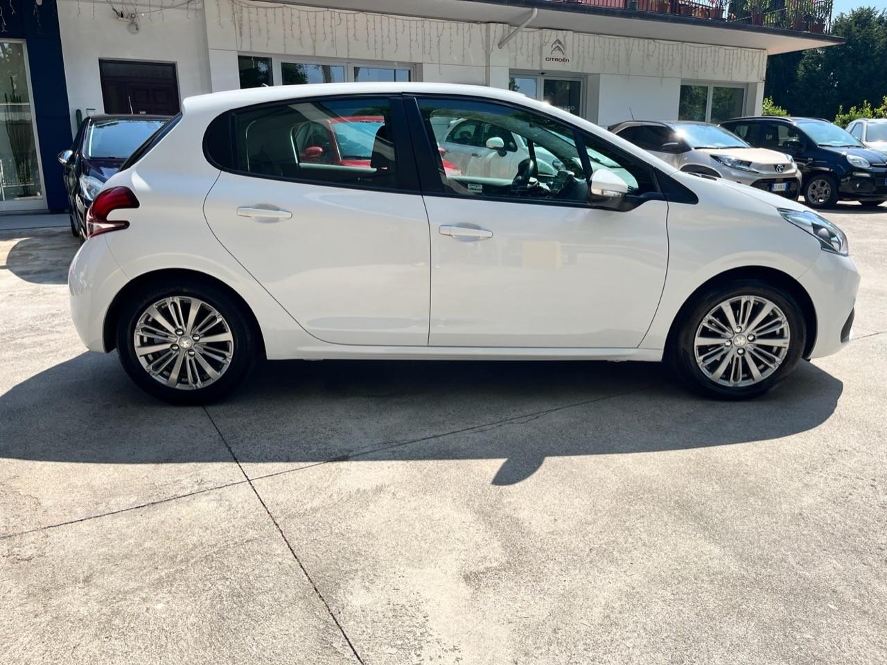 Peugeot 208 PureTech 82 5p. GPL Active