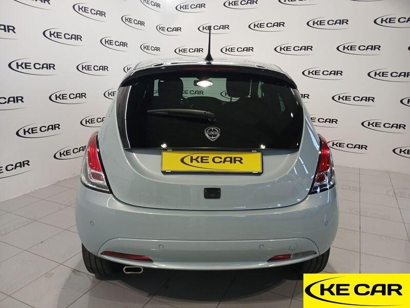 Lancia Ypsilon 1.0 FireFly 70cv Hybrid Platino