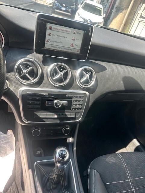 MERCEDES A180 PREMIUM