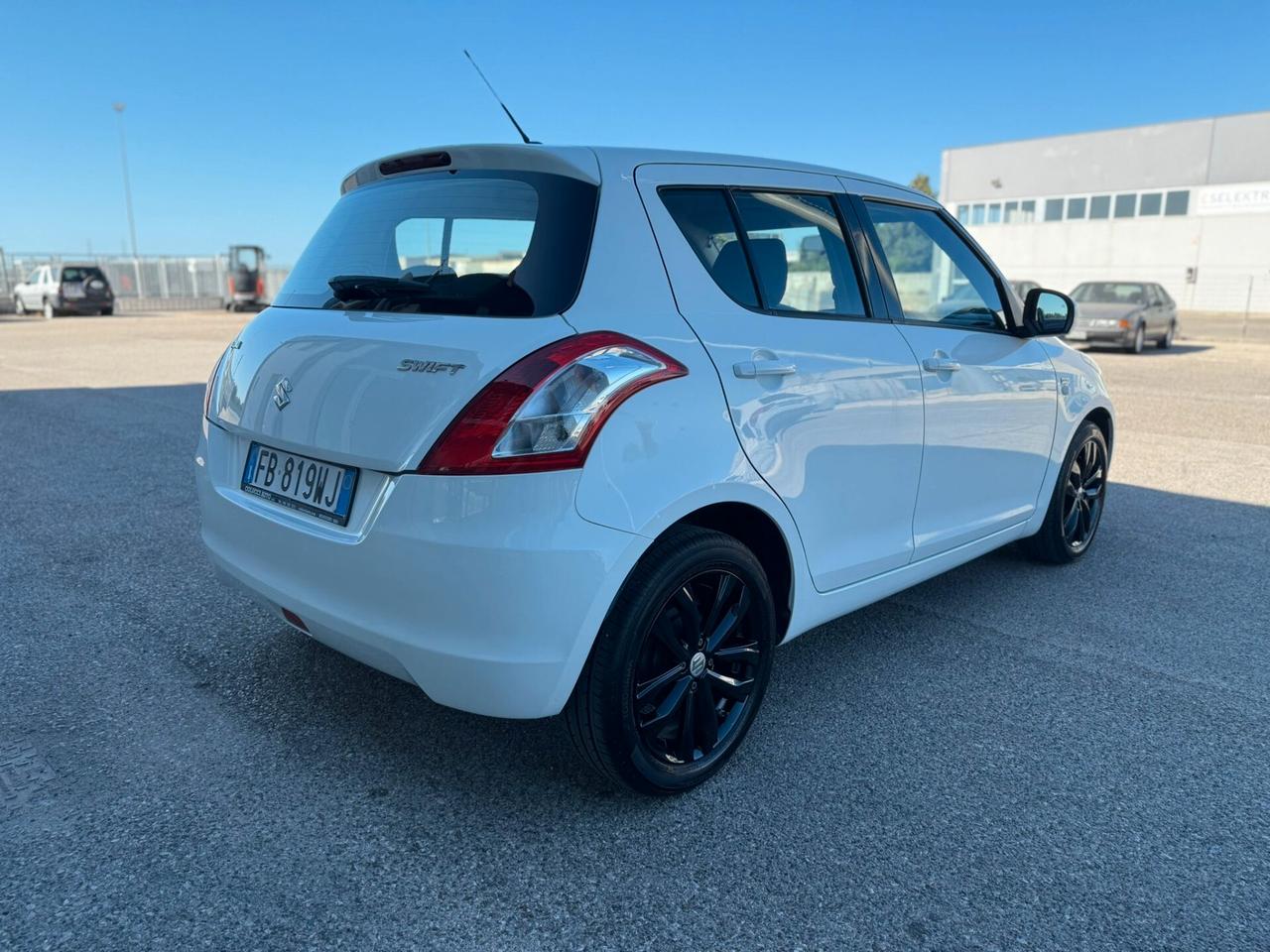 Suzuki Swift 1.3 DDiS 5 porte B-Cool