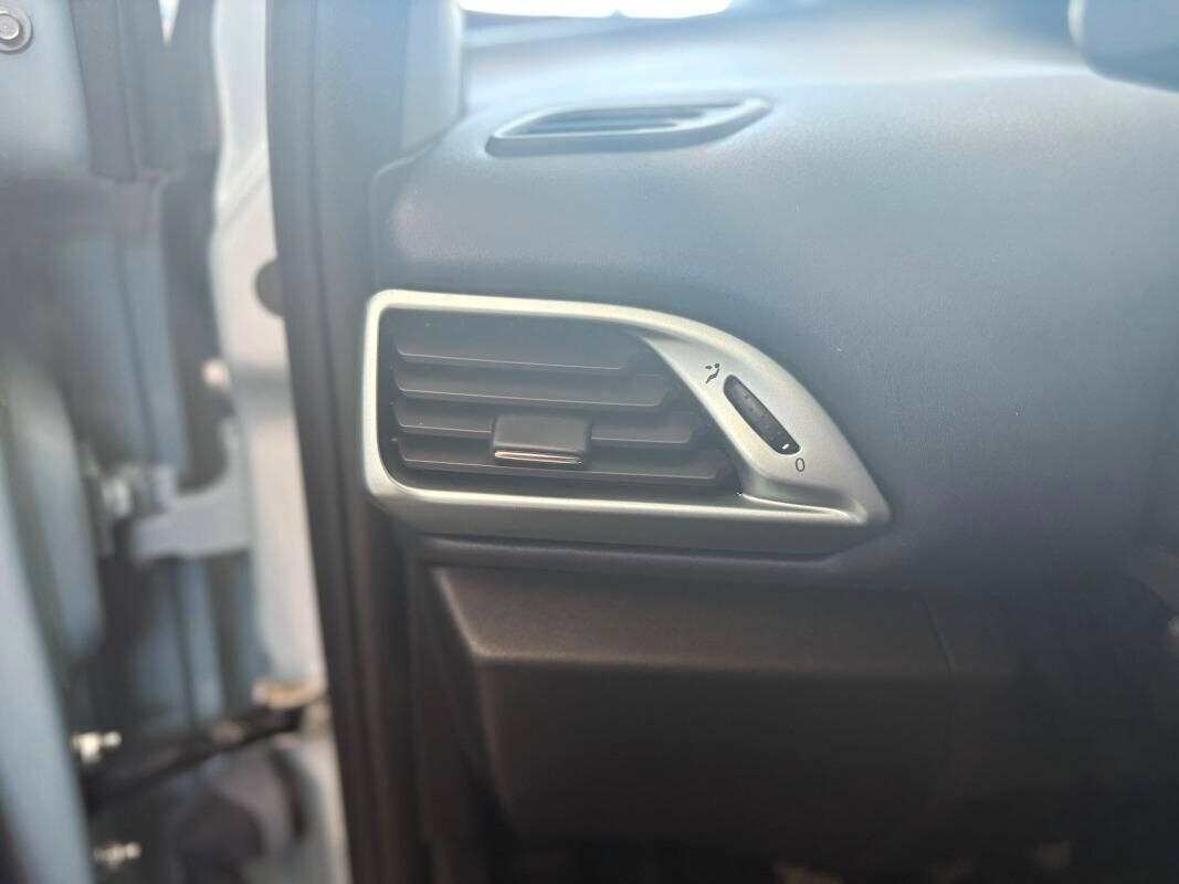 Lancia Ypsilon 1.0 FireFly 5 porte S&S Hybrid Gold