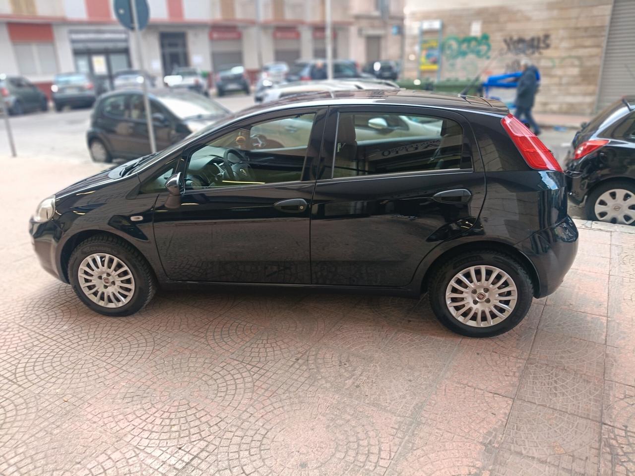 FIAT PUNTO 1.4 GPL-NEOPATENTATI-(10/2015)-Euro5699