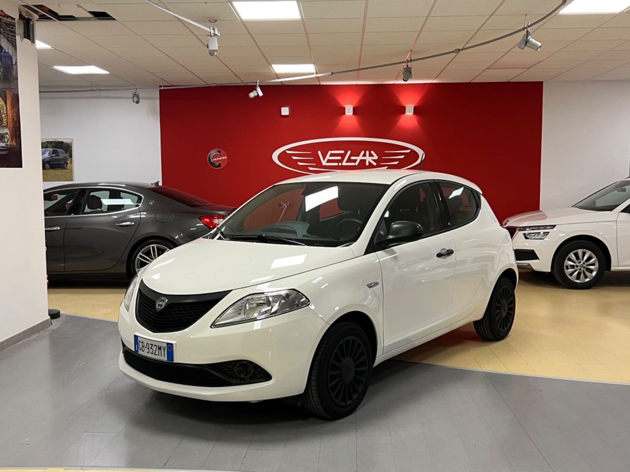 Lancia Ypsilon 1.2 69 CV 5 porte S&amp;S Elefantino Blu