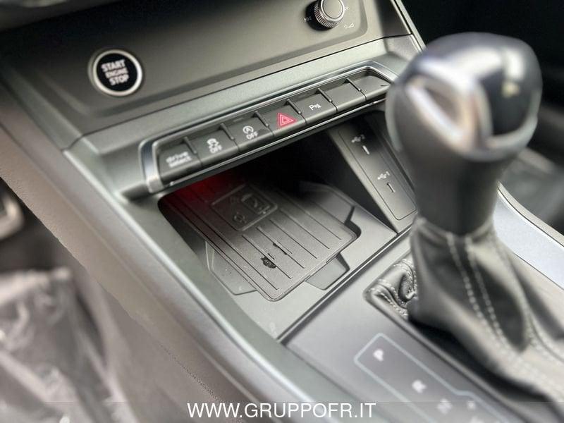 Audi Q3 SPB 35 TFSI Identity Black