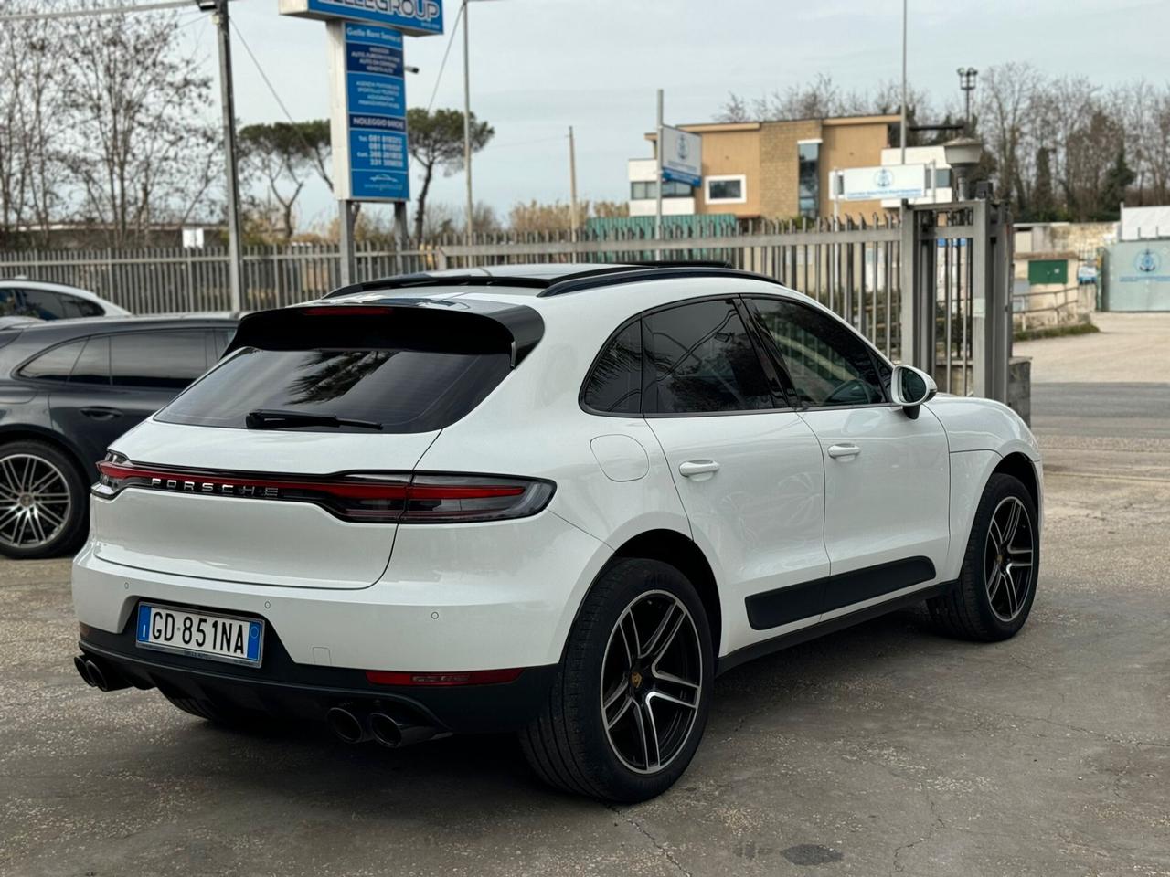 Porsche Macan 2.0 245 CV TETTO APRIBILE