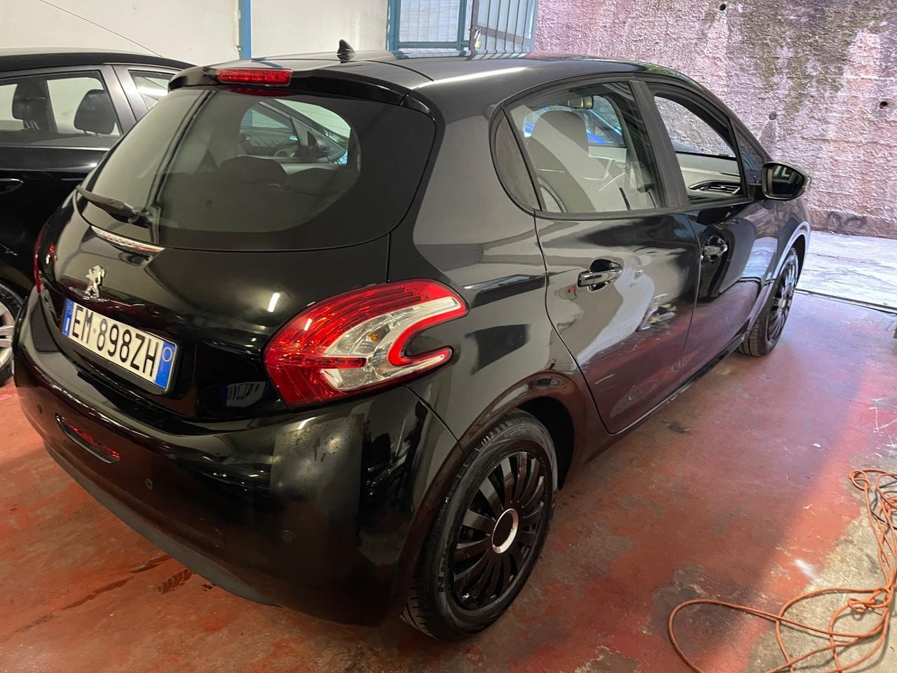 Peugeot 208 1.4 HDi 68 CV 5 porte Access