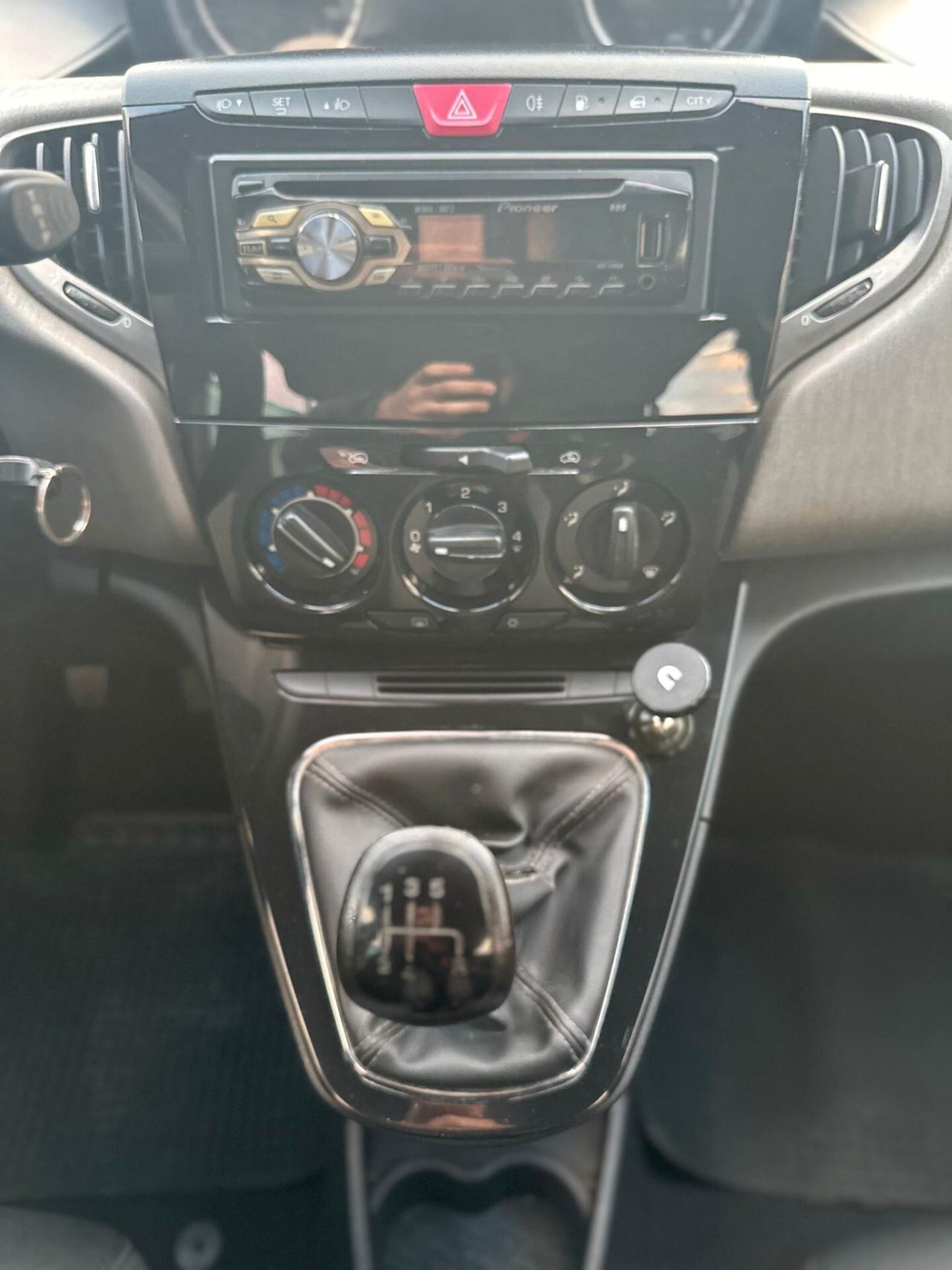 Lancia Ypsilon 1.2 2014 GPL Ecochic Silver