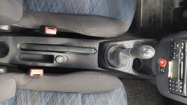 RENAULT Clio 1.2 16V 5 porte 4U Pack