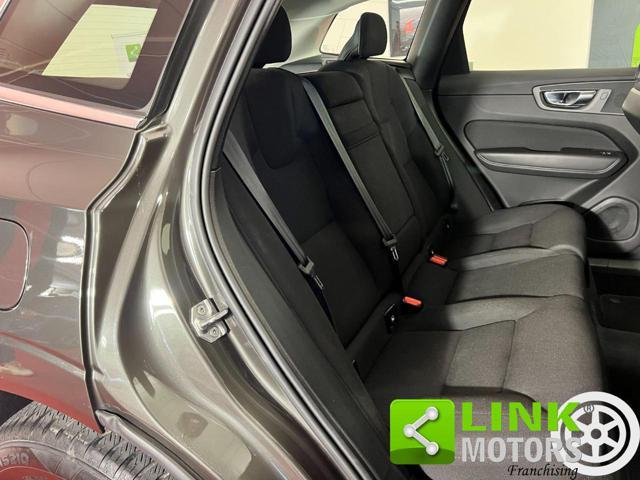 VOLVO XC60 B4 (d) Geartronic Momentum Pro