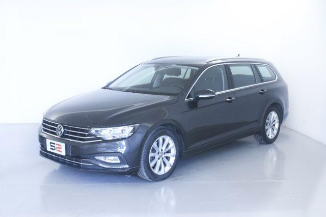 VOLKSWAGEN Passat Variant 2.0 TDI SCR EVO DSG Business Fari LED