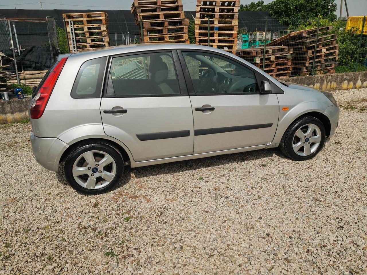 Ford Fiesta 1.4 TDCi 5p. Ghia