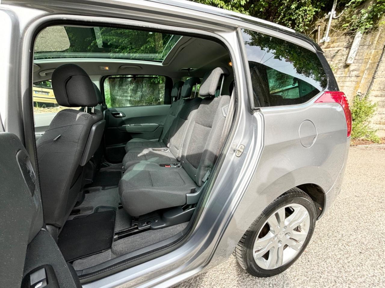 Peugeot 5008 2.0 HDi 150CV Allure