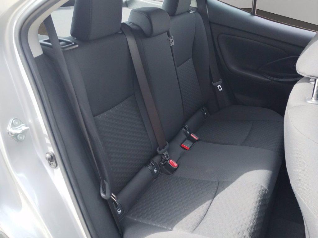 TOYOTA Yaris cross 1.5h active fwd 115cv e-cvt del 2025