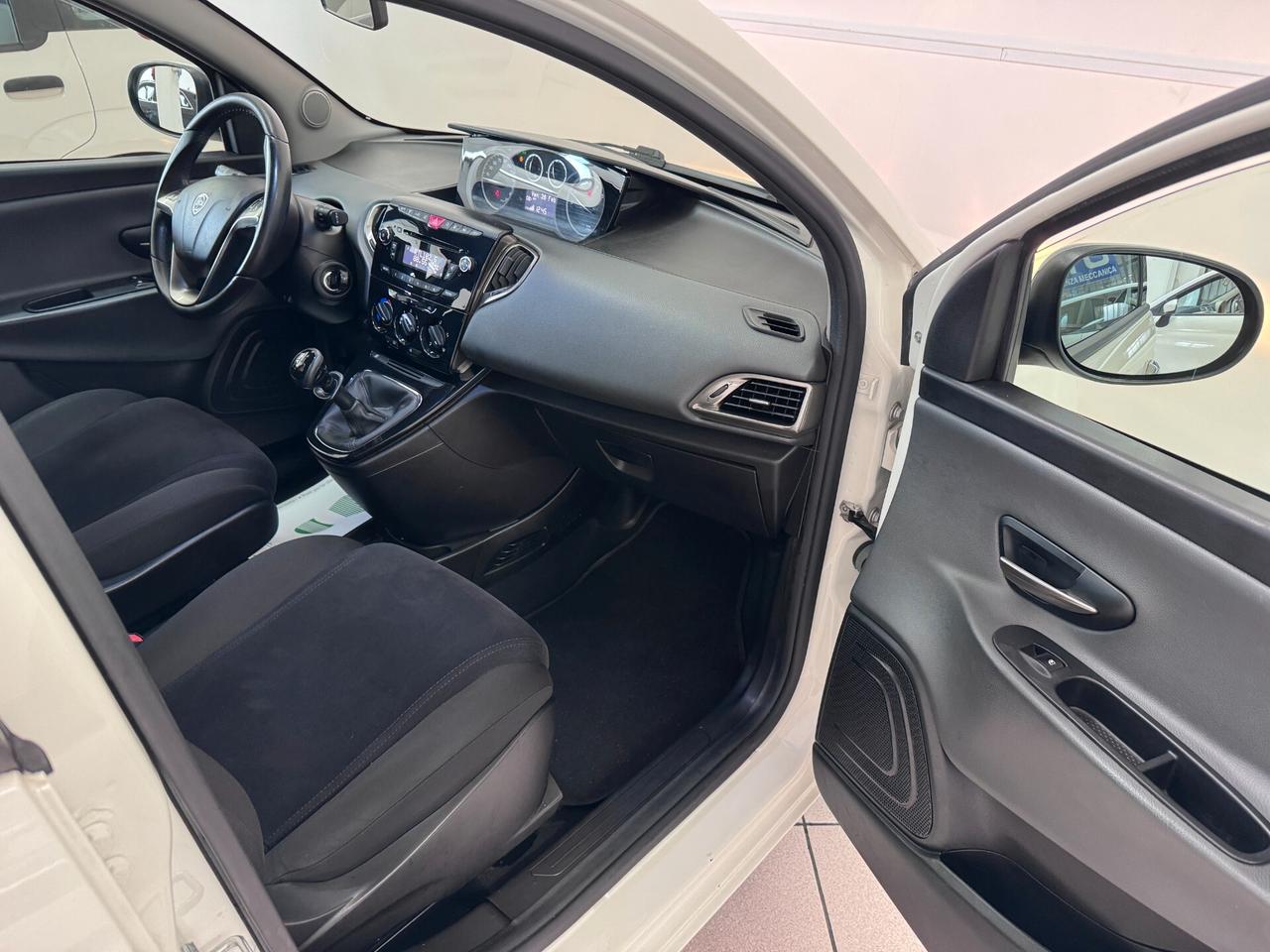 LANCIA YPSILON 0,9 METANO (CONTOVENDITA)