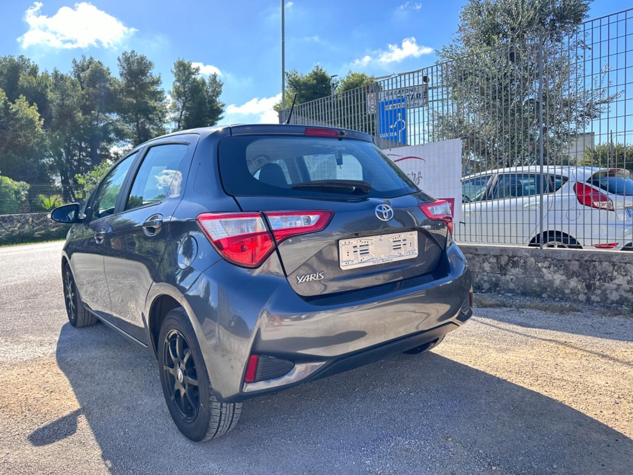 Toyota Yaris 1.0 5 porte Business-2018