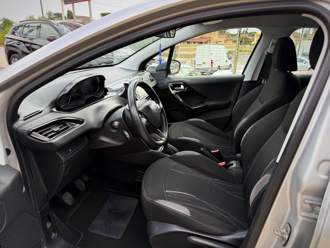 Peugeot 208 PureTech 82 5 porte Access Unico Proprietario Garanzia 12 Mesi