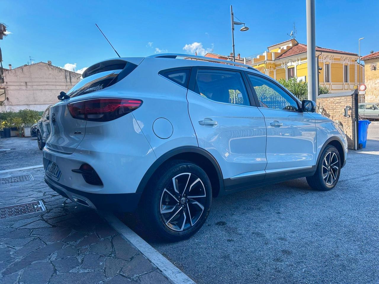 Mg ZS 1.0 Luxury 111 CV -TETTO APRIBILE-